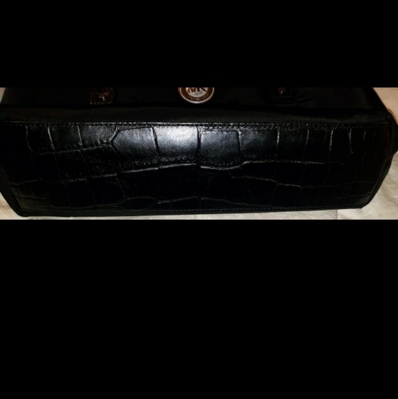 👜 Michael Kors Purse Black Hamilton Croc Embossed Silver Logo Lock Chain 👜 - Picture 10 of 12